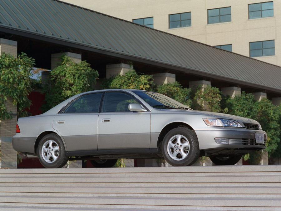  Lexus ES300 1997 года  (фото 15 из 16)